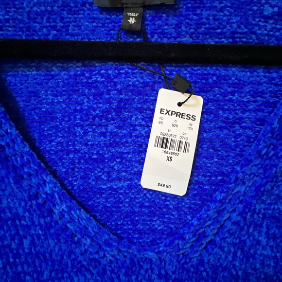 Express Sweater - Picture 9 of 9